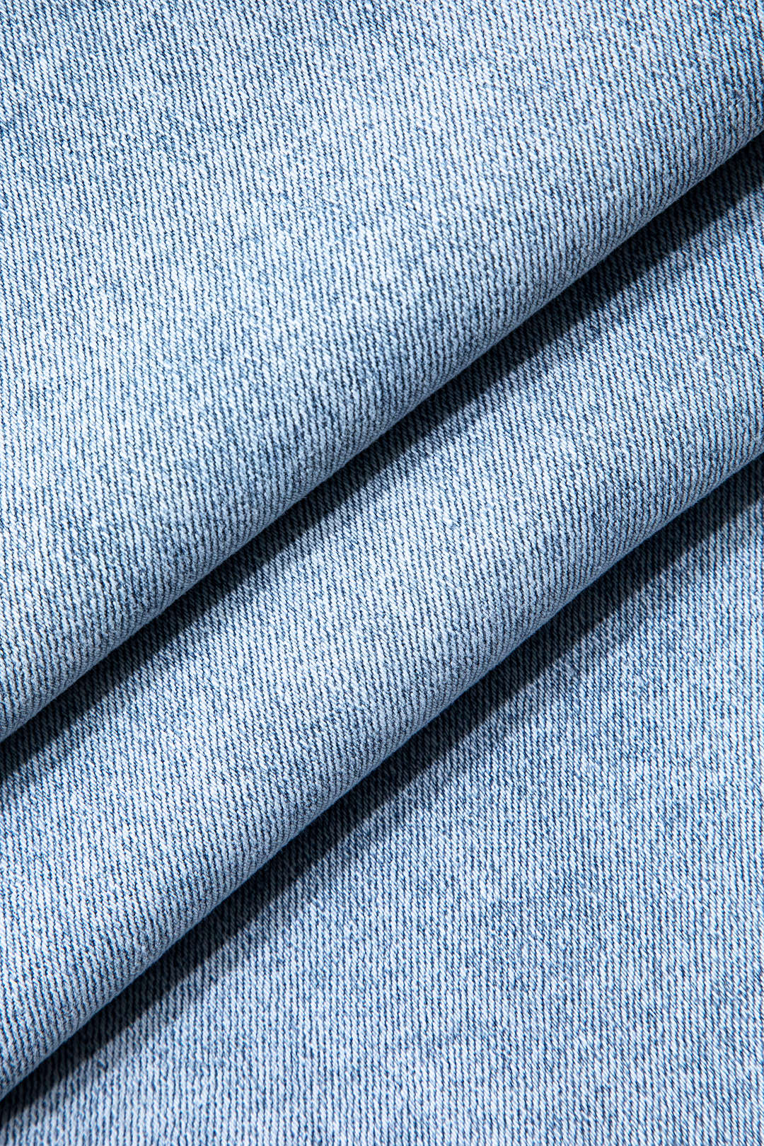 Jeans Rectos Desgastados Evian con Rhinestones