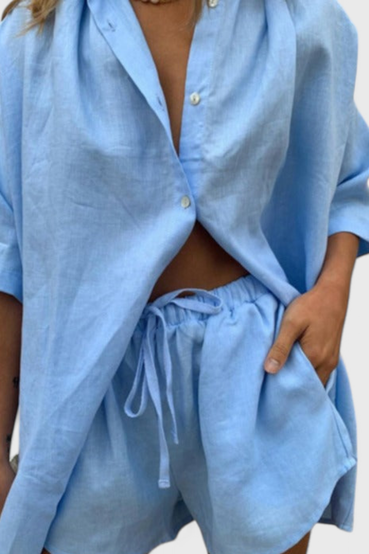 Conjunto de Dos Piezas Anika con Camisa de Botones y Pantalones Cortos con Cuerda