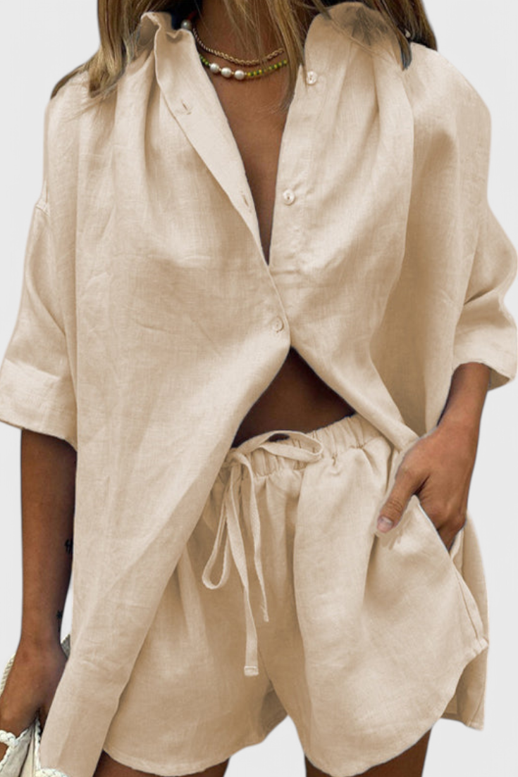 Conjunto de Dos Piezas Anika con Camisa de Botones y Pantalones Cortos con Cuerda