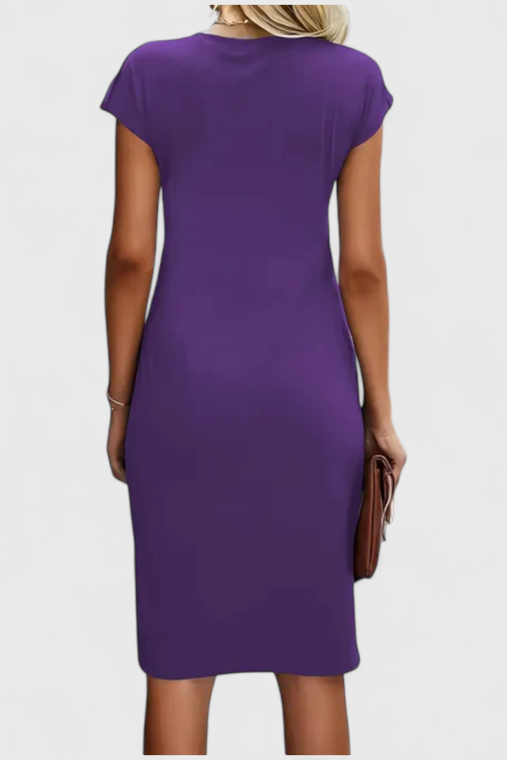 Vestido Midi Atemporal Katrina con Cuello Redondo y Detalle Drapado