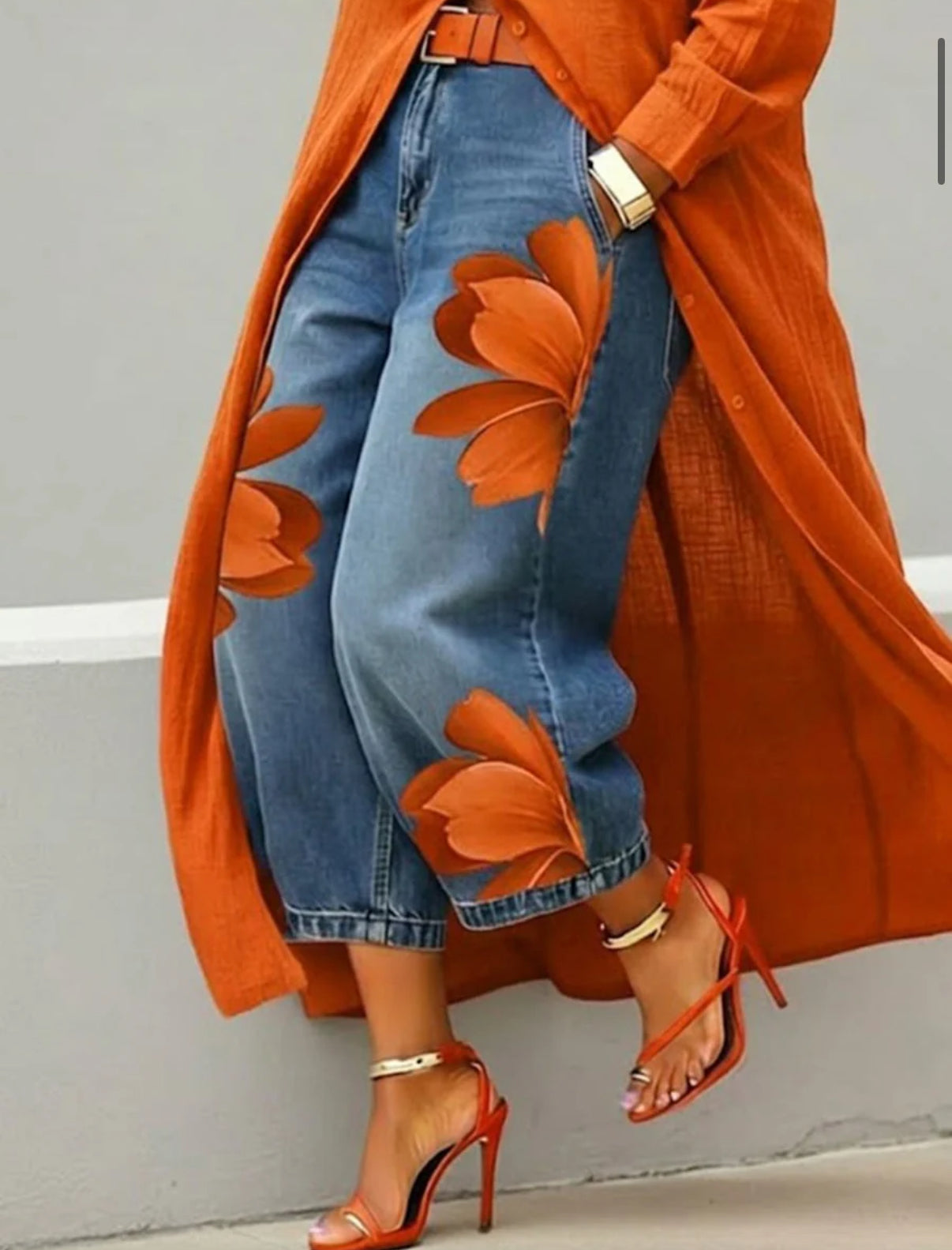 Conjunto Vestido Camisero Rojo y Jeans Anchos Florales