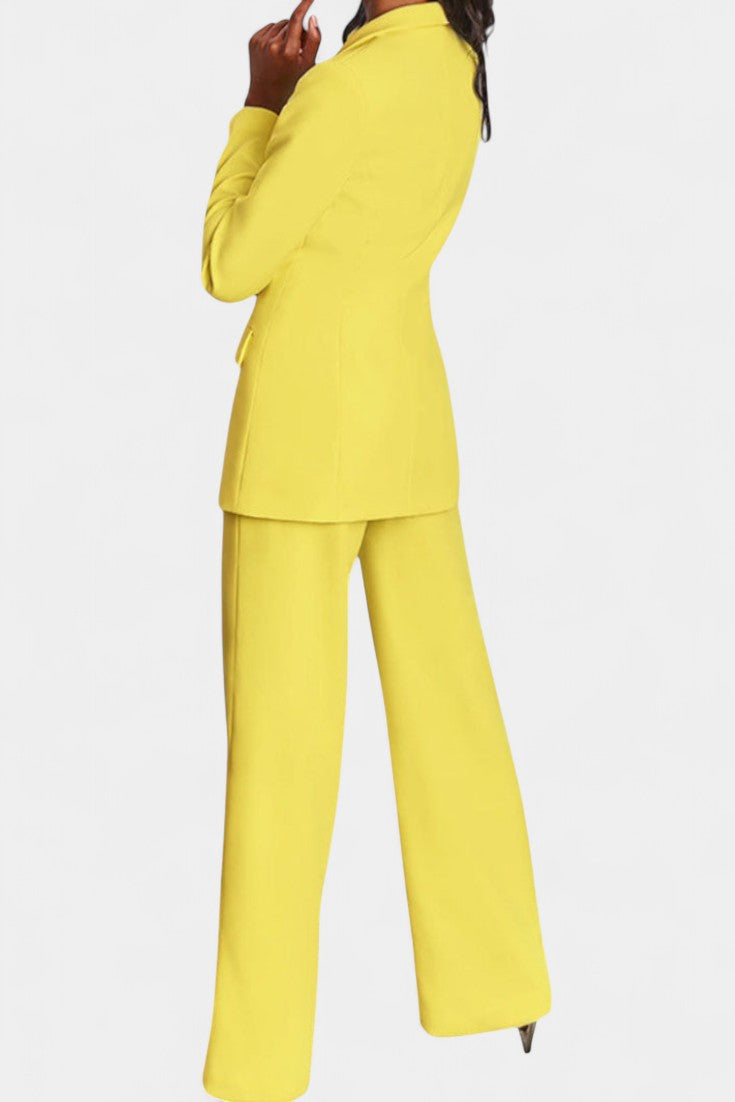 Conjunto de Blazer Ajustado y Pantalones de Pierna Ancha Marnie