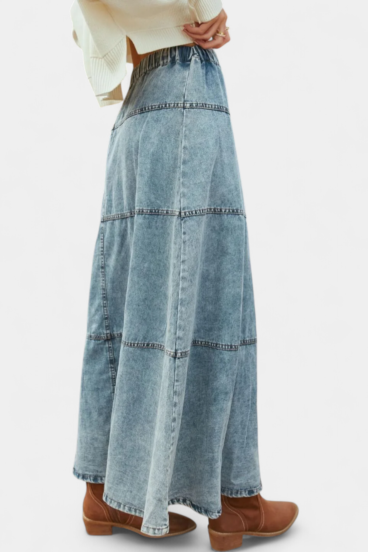 Falda Maxi de Denim Lorraine con Detalle de Plumas
